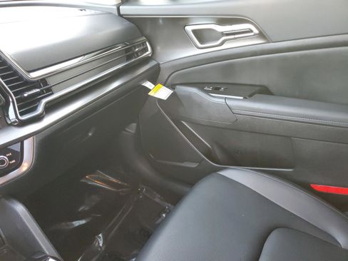 Certified 2025 Kia Sportage EX image 25