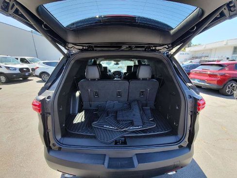 Used 2023 Chevrolet Traverse RS image 25