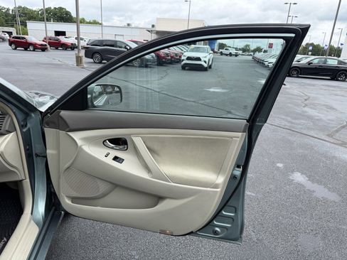 Used 2007 Toyota Camry LE FWD image 14