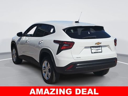 New 2026 Chevrolet Trax LS w/ Driver Confidence Package FWD image 5