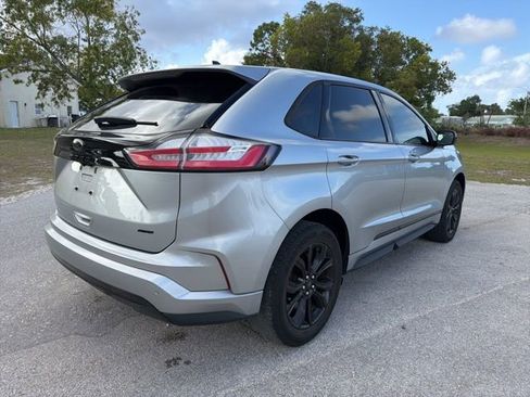 Used 2023 Ford Edge SE w/ Black Appearance Package image 5