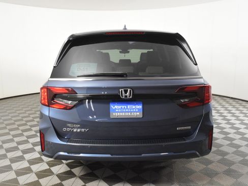 New 2026 Honda Odyssey Touring image 7