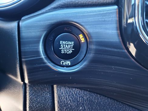 Used 2022 Jeep Grand Cherokee Laredo X image 30