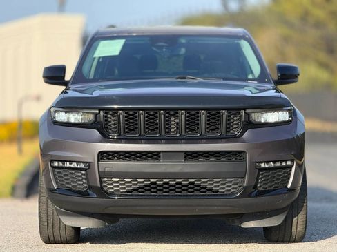 Used 2022 Jeep Grand Cherokee L Limited w/ Black Appearance Package image 3