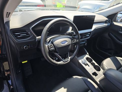 Used 2025 Ford Escape Platinum AWD/4WD image 14