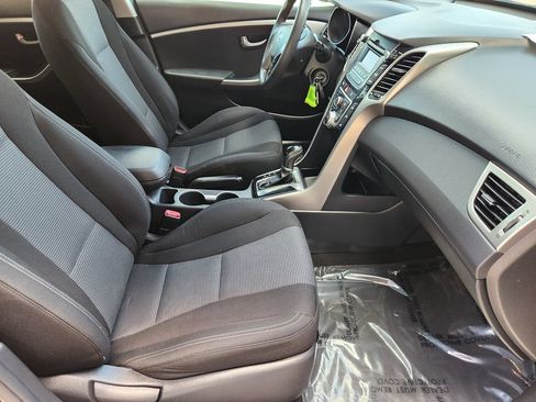 Used 2016 Hyundai Elantra GT FWD image 16
