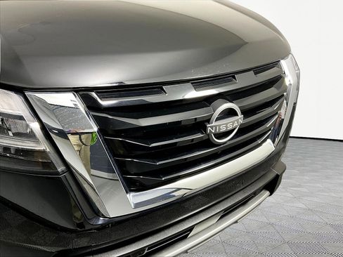 Used 2024 Nissan Pathfinder SL AWD/4WD image 32