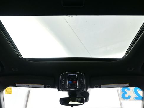 Used 2023 Jeep Grand Cherokee Altitude image 18