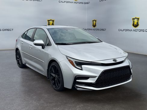 Used 2023 Toyota Corolla SE w/ SE Premium Package FWD image 7