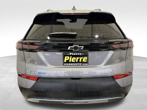 Used 2023 Chevrolet Bolt EUV LT w/ Convenience Package image 3