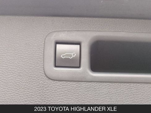 Used 2023 Toyota Highlander XLE FWD image 26