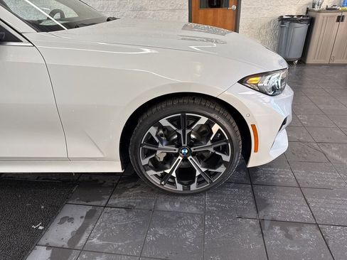 Used 2025 BMW 330i xDrive Sedan w/ Premium Package image 9