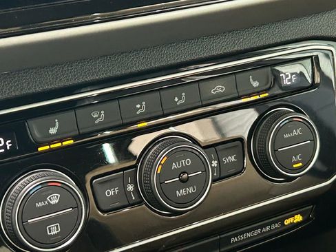 Used 2022 Volkswagen Atlas Cross Sport SE w/ Black Wheel Package image 54