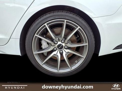 Used 2025 Genesis G70 2.5T image 5