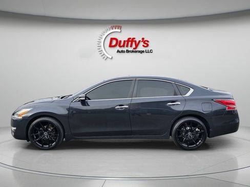 Used 2015 Nissan Altima 3.5 SL FWD image 16