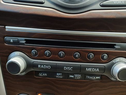Used 2018 Nissan Pathfinder Platinum FWD image 40