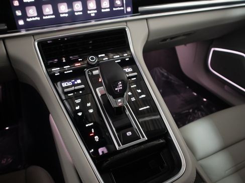 Certified 2023 Porsche Panamera 4 w/ Premium Package AWD/4WD image 19