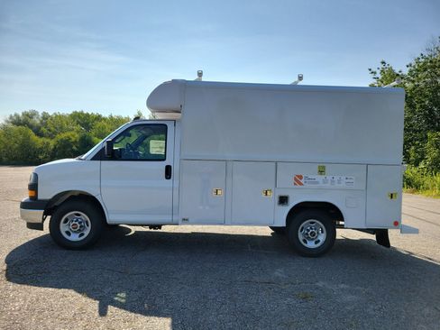 New 2025 GMC Savana 3500 w/ Power Convenience Package image 2