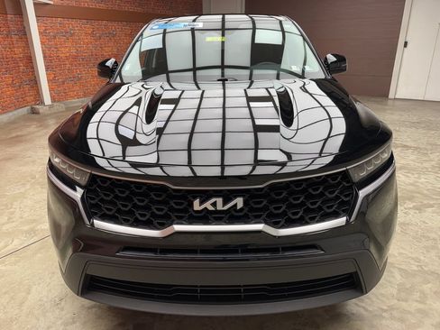 Used 2023 Kia Sorento LX AWD/4WD image 8