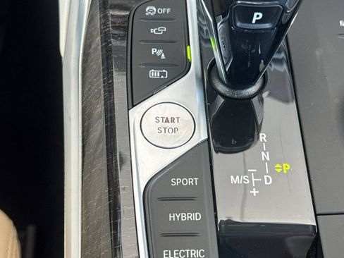 Used 2021 BMW 330e w/ Parking Assistance Package RWD image 21