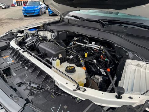 Used 2022 Ford Explorer XLT w/ Equipment Group 202A image 34