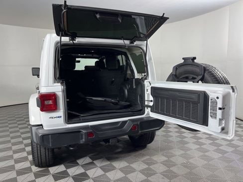 Used 2021 Jeep Wrangler Unlimited Sahara w/ Cold Weather Group AWD/4WD image 41