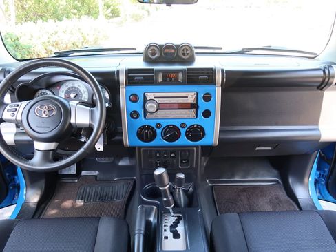 Used 2007 Toyota FJ Cruiser 4WD image 46