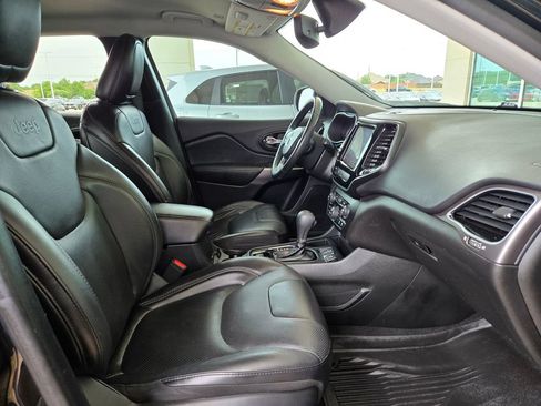 Used 2019 Jeep Cherokee Limited FWD image 25