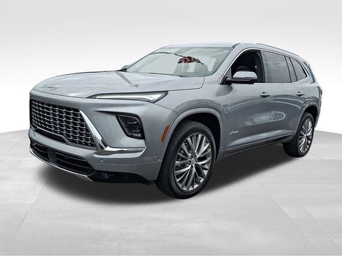Used 2025 Buick Enclave Avenir w/ Super Cruise Package image 3