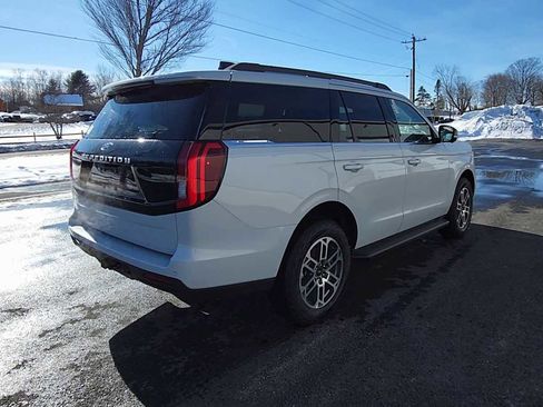 New 2026 Ford Expedition Active image 8
