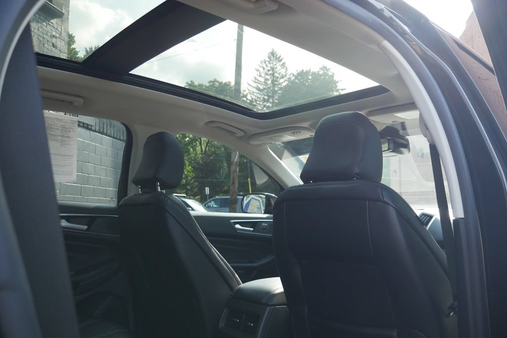 Used 2024 Ford Edge Titanium AWD/4WD image 11