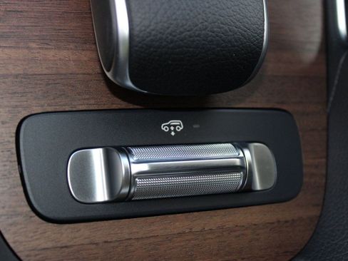 Used 2025 Mercedes-Benz GLS 450 4MATIC image 28