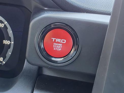 Used 2025 Toyota Tacoma TRD Sport AWD/4WD image 15