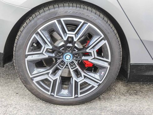 Used 2025 BMW i5 xDrive40 image 11