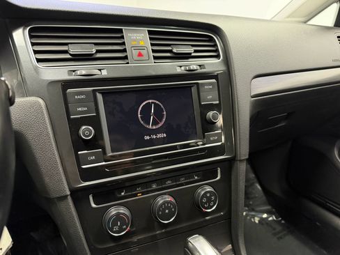 Used 2019 Volkswagen Golf S AWD/4WD image 25