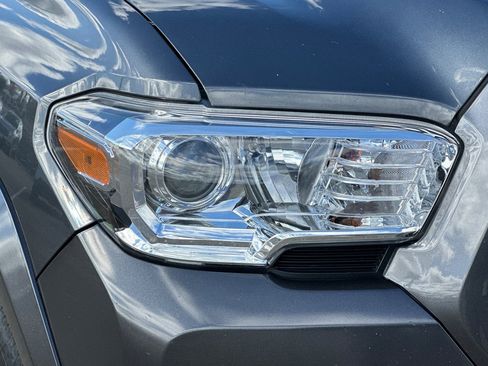 Used 2022 Toyota Tacoma SR5 image 44