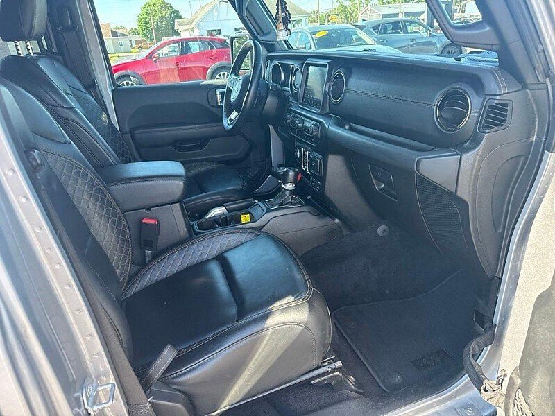 Used 2021 Jeep Wrangler Unlimited Sahara AWD/4WD image 28
