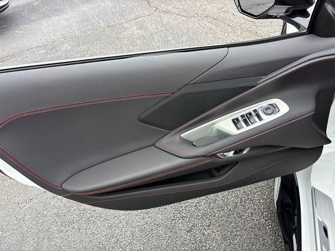 Used 2025 Chevrolet Corvette Z06 RWD image 13