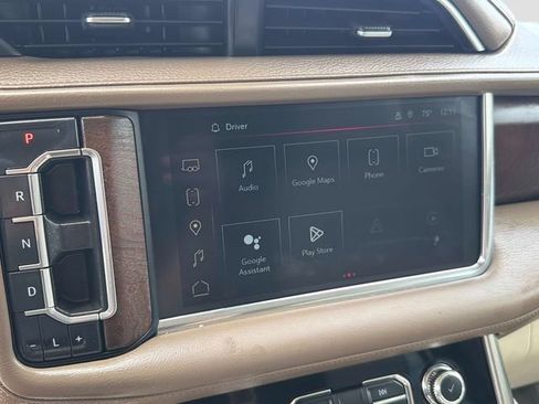 Used 2022 GMC Yukon XL Denali w/ Advanced Technology Package AWD/4WD image 25