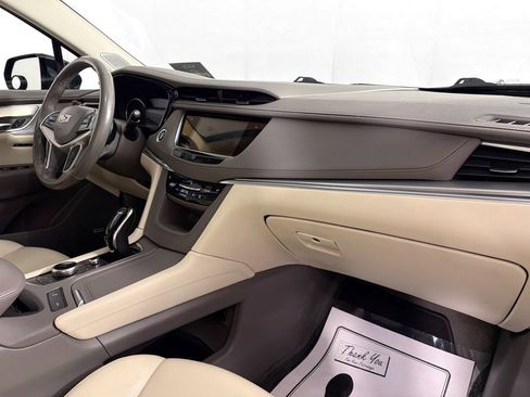 Used 2022 Cadillac XT5 Premium Luxury image 32
