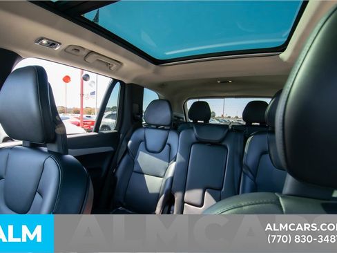 Used 2022 Volvo XC90 T5 Momentum w/ Protection Package Premier image 8