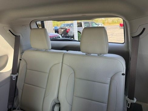 Used 2017 GMC Acadia SLT FWD image 7