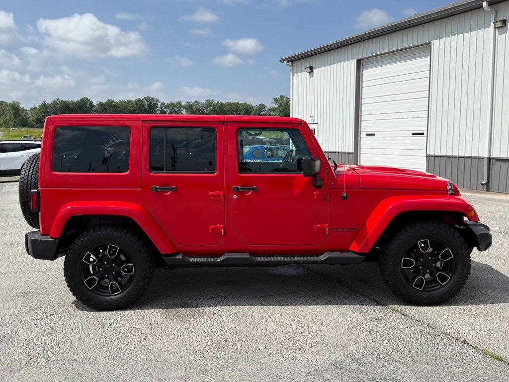 Used 2018 Jeep Wrangler Unlimited Sahara AWD/4WD image 11