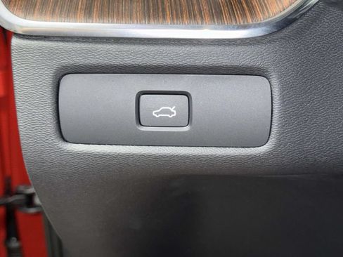 Used 2023 Volvo XC60 B5 Ultimate w/ Protection Package Premier FWD image 27