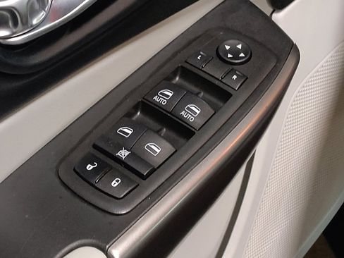 Used 2021 Jeep Cherokee Latitude Plus image 27