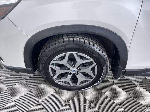 Used 2019 Subaru Forester Premium w/ All-Weather Package AWD/4WD image 24
