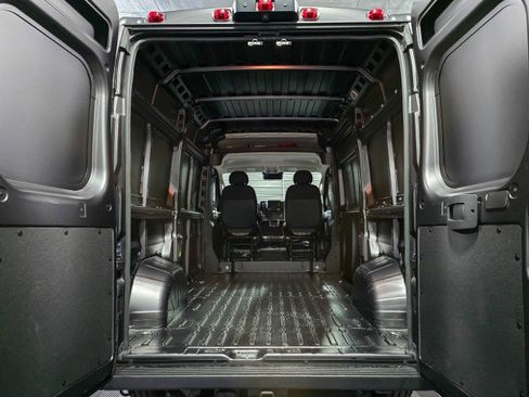 Used 2023 RAM ProMaster 1500 w/ Driver Convenience Group FWD image 11