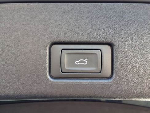 Used 2023 Audi Q4 e-tron Premium image 25