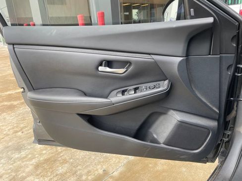 Certified 2022 Nissan Sentra S FWD image 9