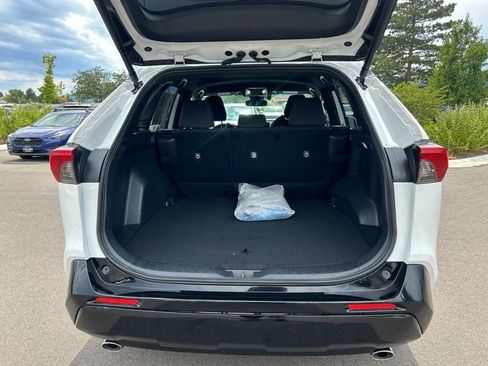 Used 2025 Toyota RAV4 SE AWD/4WD image 18